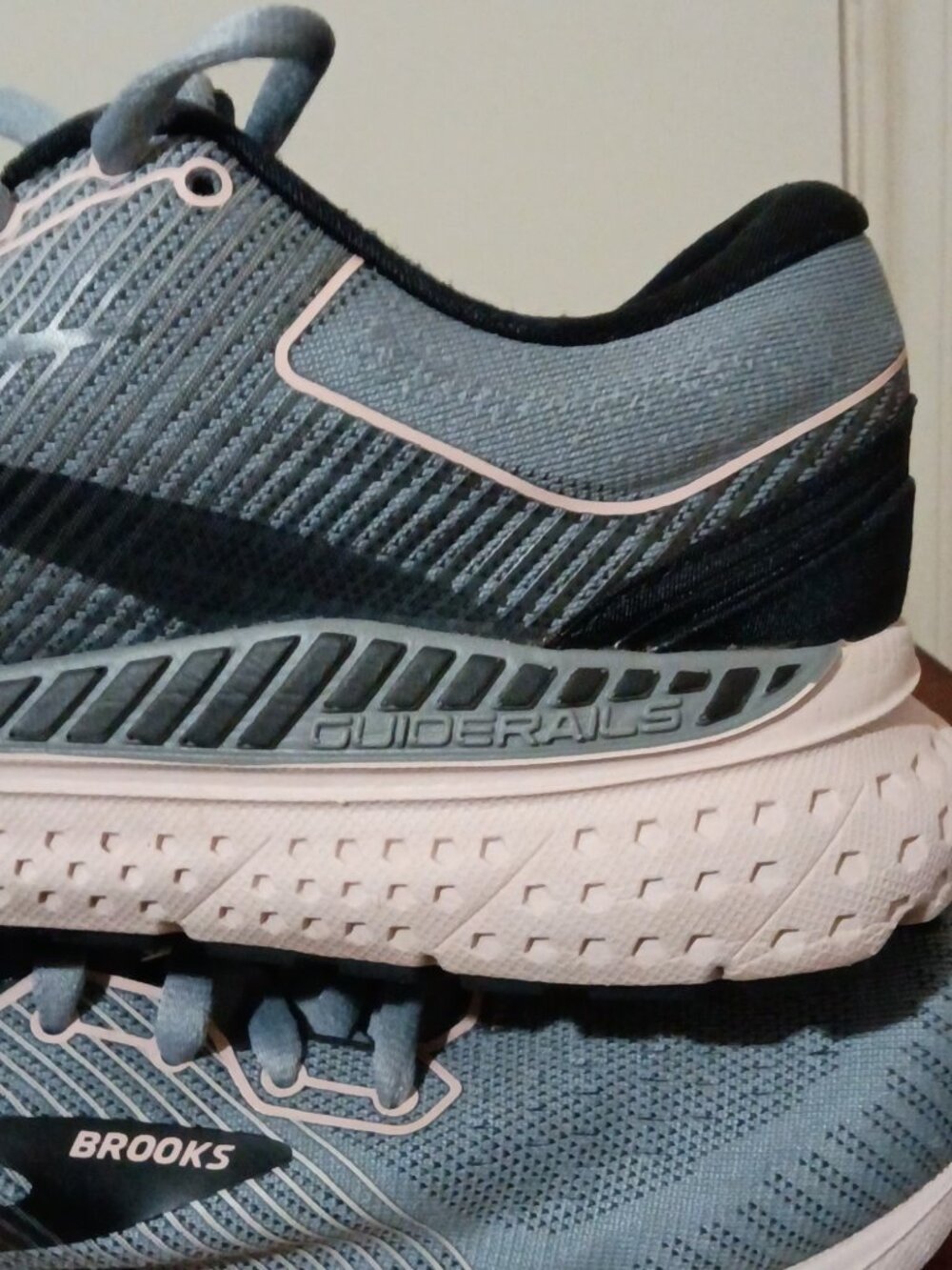 Brooks Womens Transcend 7 1203191B074 Gray Pink Running Shoes Sneakers Size 8 B - Picture 12 of 14
